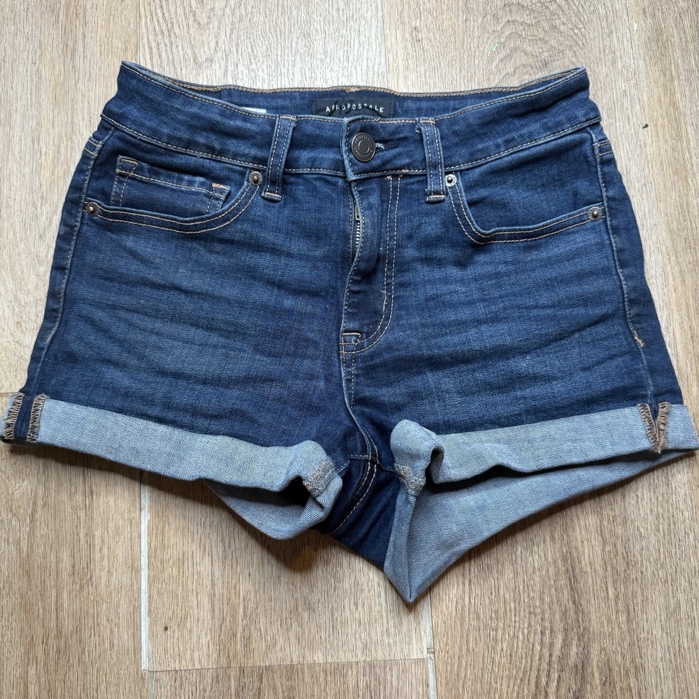 Aeropostale Womens size 2 High Rise Dark Wash midi Cuffed Shorts